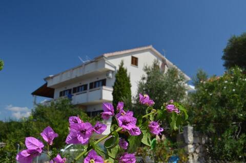 Apartments Josip 6