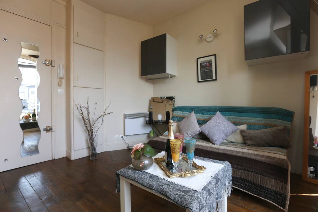 Cheap & Chic Flat in Montmartre !!! - Apartments for Rent in Paris, Île-de-France, France
