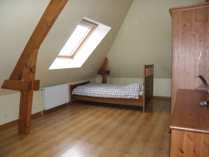 Dormitorio 2 - Piso - 1 cama individual