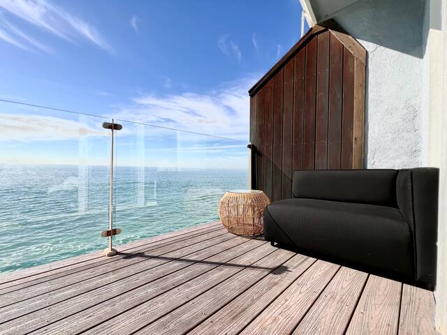 Malibu Waterfront Gallery + Private Beach Access gallery image 3