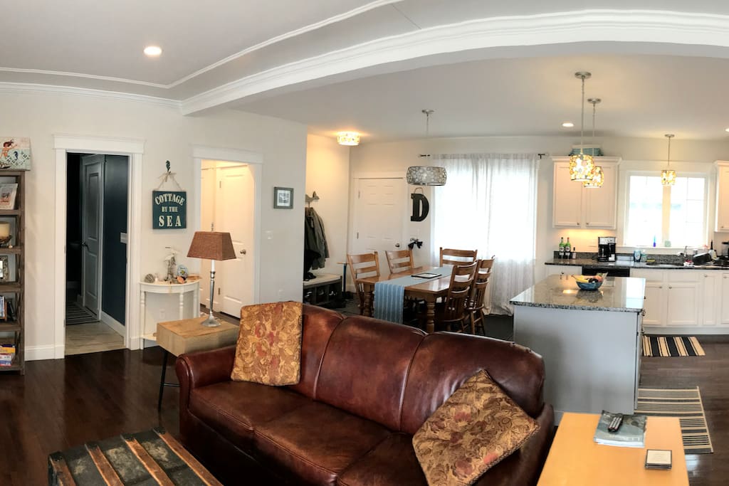 Open concept LR, DR, kitchen