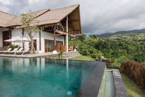 Villa Kemuning - Paradise 5* at Lovina Beach