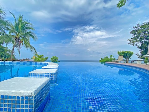 Suitable for 6, view and private access to Playa Blanca