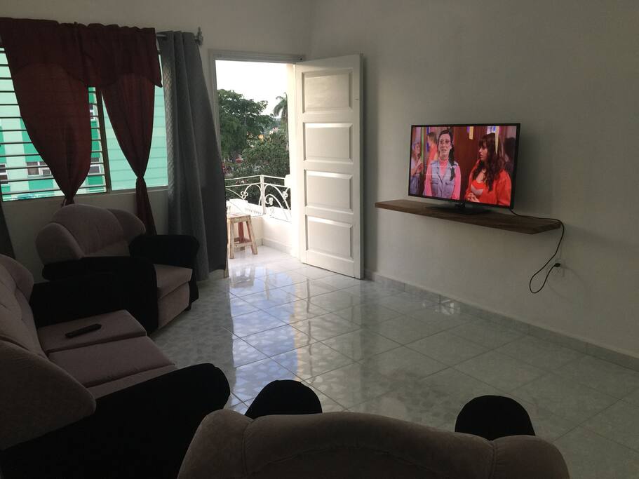 SALA Y TV 42"