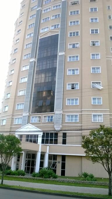 Prédio central e com muita seguraça