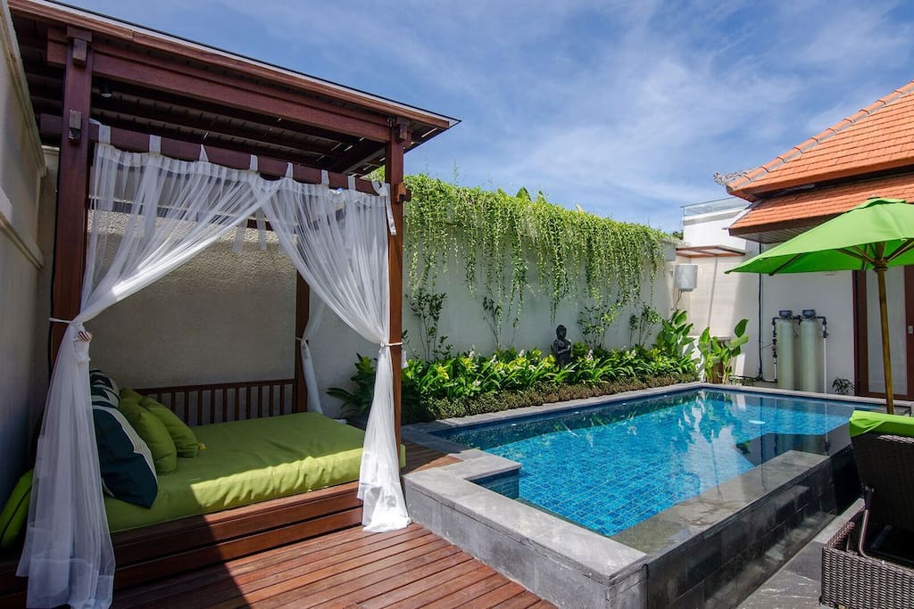 Completely private
Large infinity pool