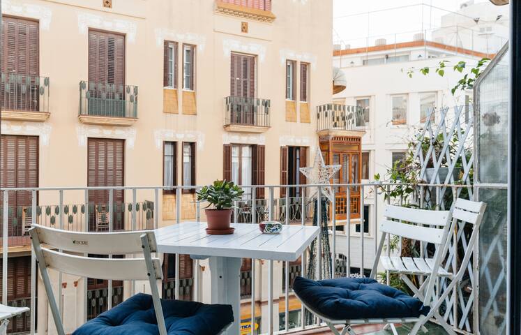 CONFORTABLE AND QUIET APARTAMENT IN THE CENTER.