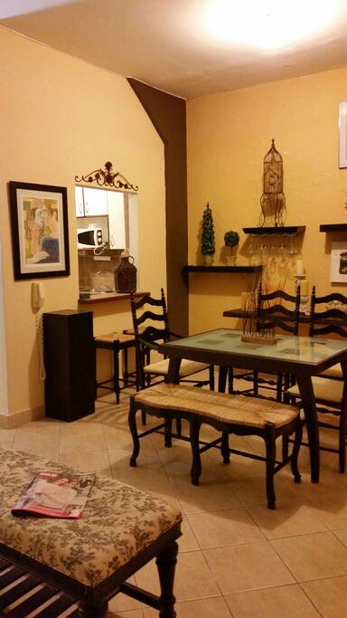 Cozy, french country style dinning room.
