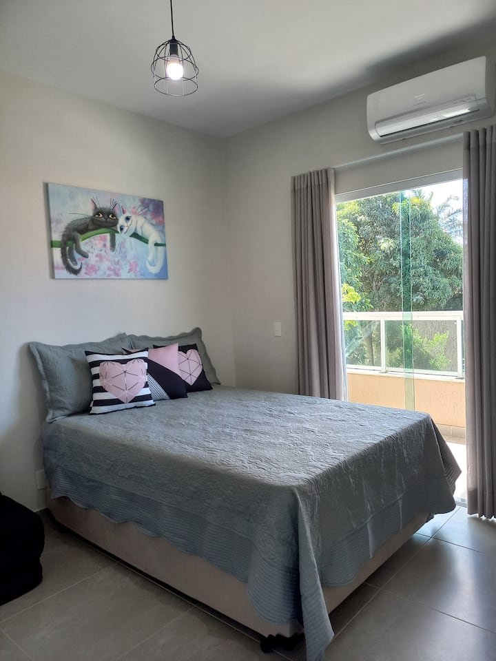 Спалня 2 с балкон и телевизор (едно двойно легло и един двоен матрак)