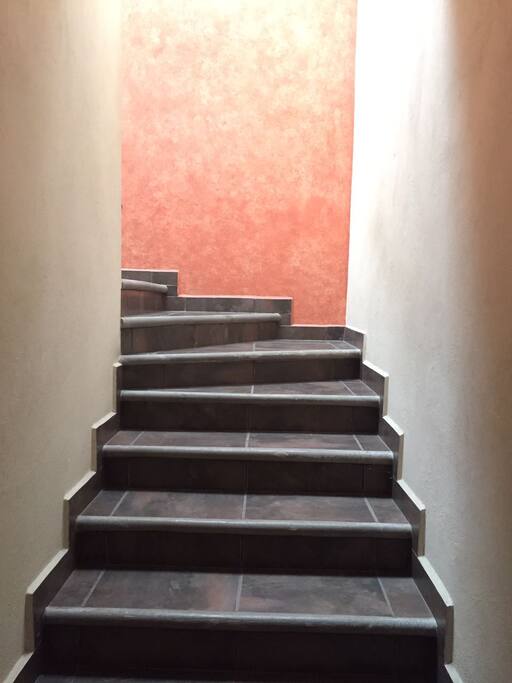 Escaleras a Segundo nivel/Stairs