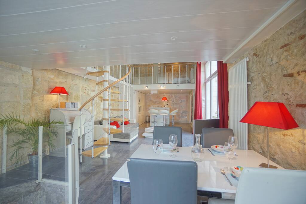 Salon et coin repas