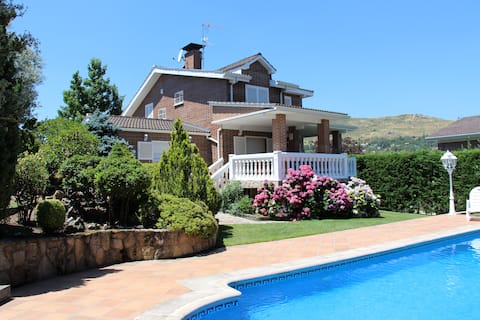 Stunning Villa In Sierra De Madrid