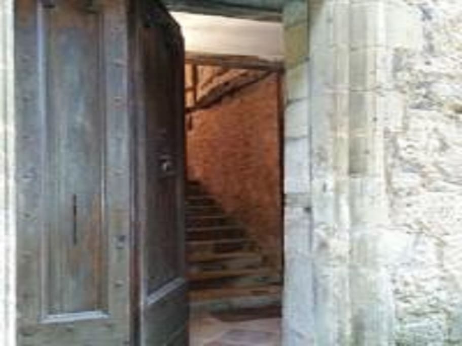 Porte d'entrée.