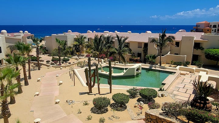 Serene Beachfront Oceanview, Walk To Downtown Cabo - Cabo San Lucas