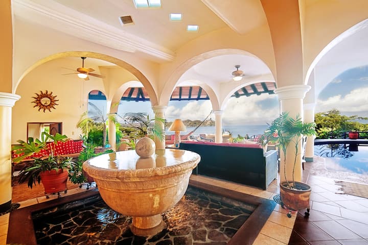 Beautiful, Classic Beachside Villa - サユリタ