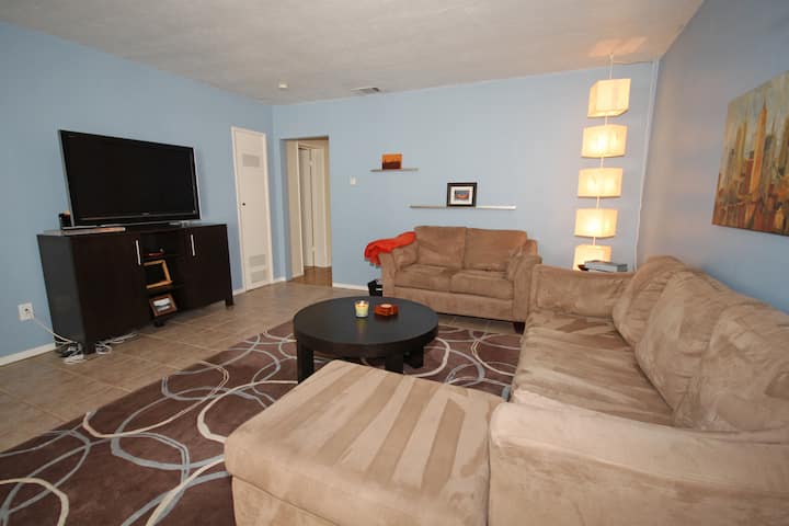 Great Home, 10 Min Walk To Beach - San Diego, CA