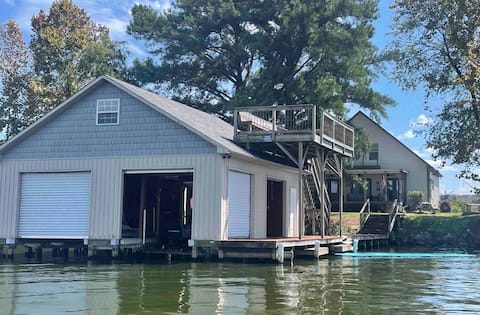 Lake Living on Lake Guntersville