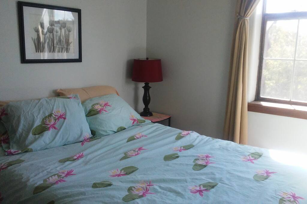 Queen Suite
Super Comfy Bed with 4" Memory foam topper!