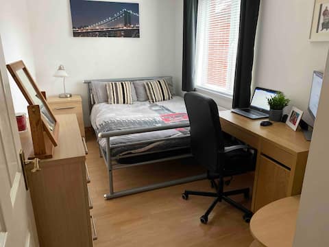 Affordable 5* room close to the city centre