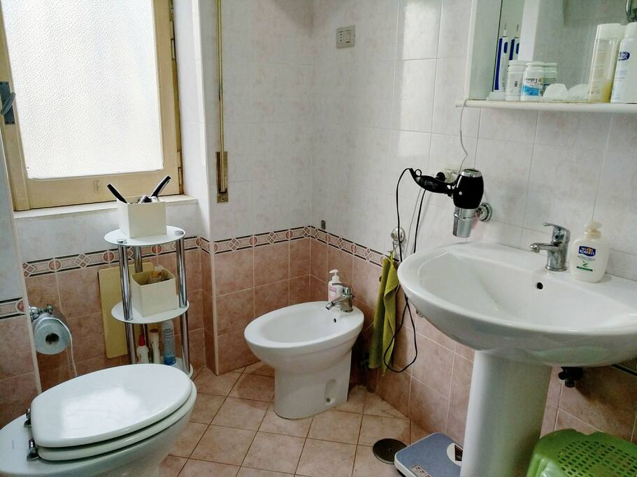 Il bagno principale.