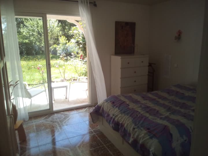 Chambre 3 (16m-Lit 160 X 200)