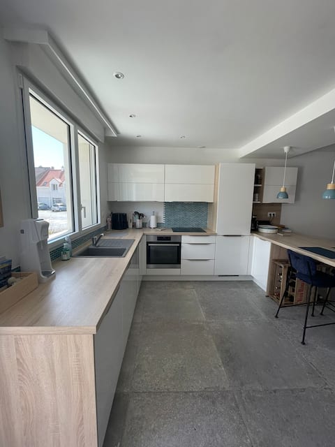 Annonce Airbnb populaire: Pleasant fisherman's house a short walk to the beach. à équihen Plage