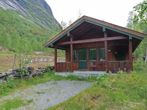 Top performing Airbnb: Helset Cottage 1, Hellesylt in Stranda