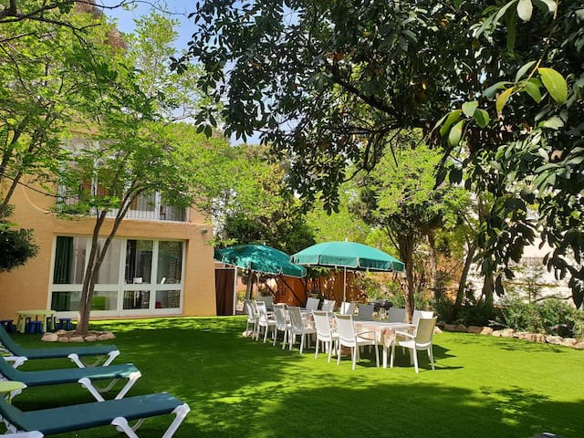 House with garden at 45 meters from the beach. ES.