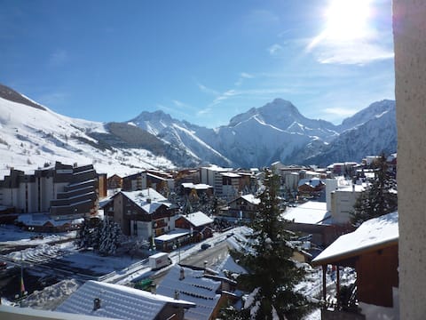Top Airbnb: Large 68 m2 apartment in the center of the station in Les Deux Alpes