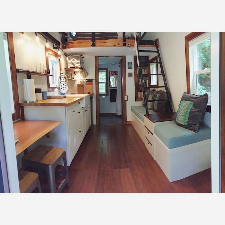 Tiny House on Guemes Island, WA. Tiny houses for Rent in Anacortes, Washington, United States