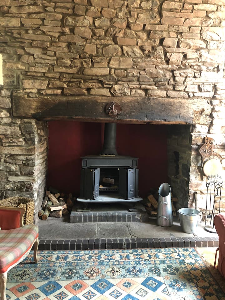 Rural Farm House, Stunning Views, Brecon Beacons - Gales
