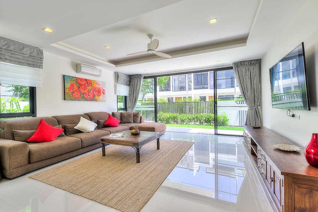 Living room - lounge area