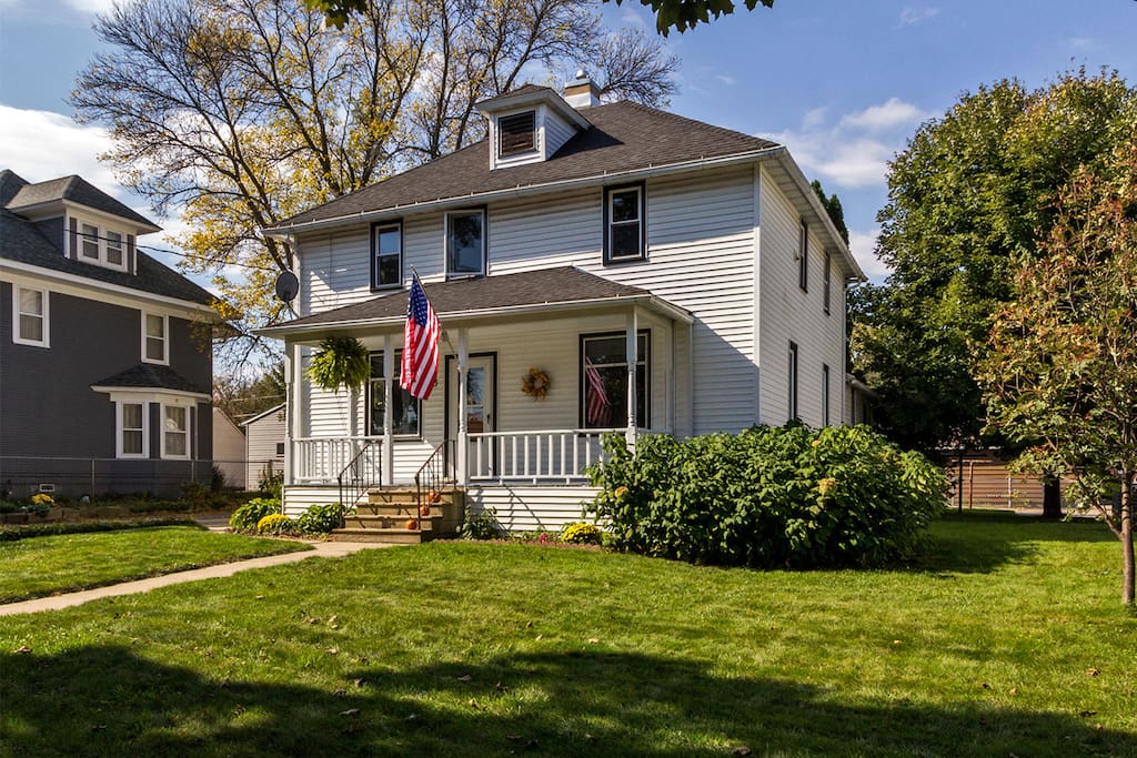Front view of the Urban Farmhouse.