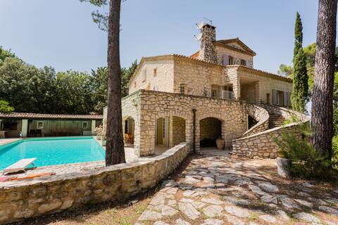 Large Bastide Private Swimming Pool and Tennis