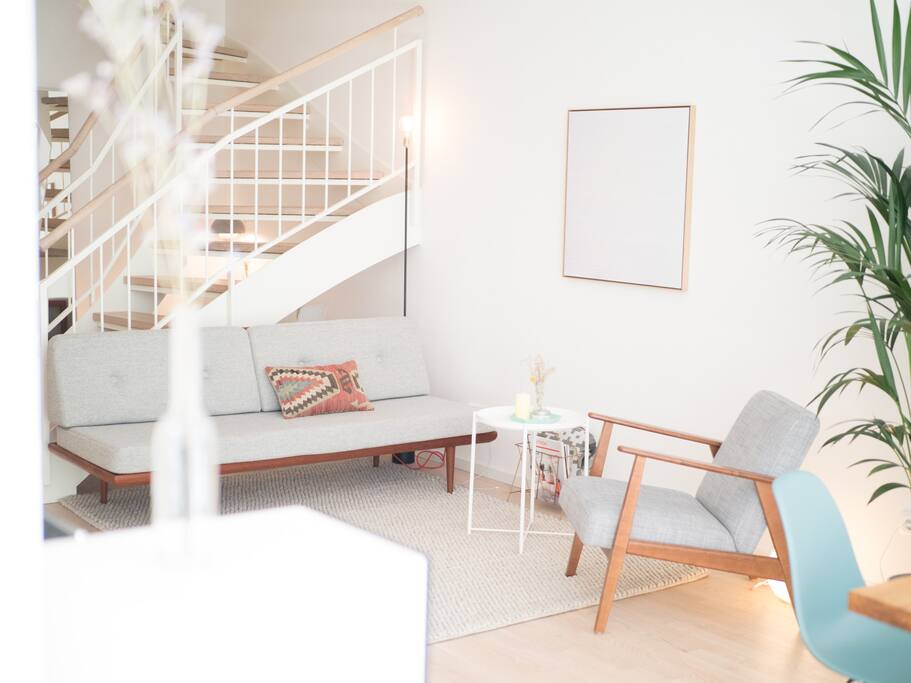 Scandinavian Lounge Area