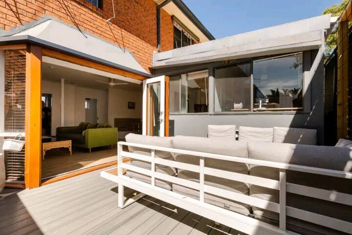 Cheeky 2 bedder with home office and outdoor area