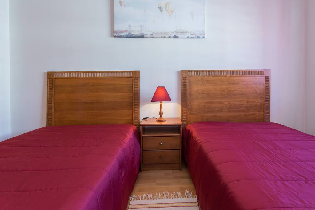 Light and Bright Bedroom 1 - Twin room