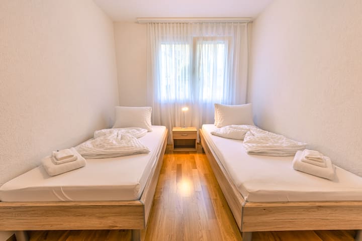 Schilthorn Apartment - Aare Jungfrau AG