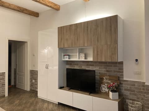 Proprietà Airbnb di successo: Tiny House in the center a Torri Del Benaco