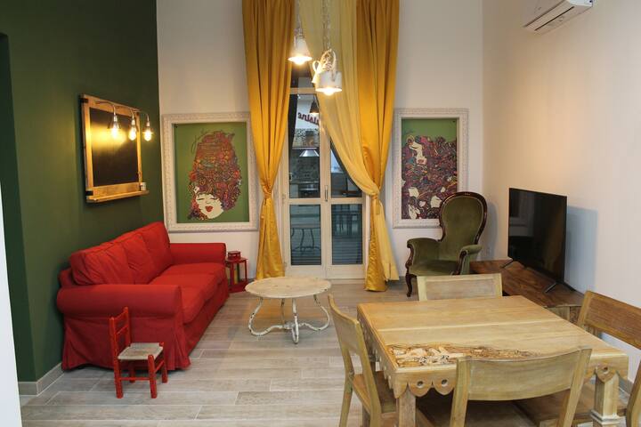 LavaneraHome a piazza Garibaldi – 2/6 posti letto