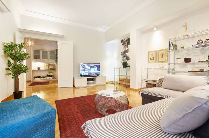 Chloe Boutique Apartments Metropolis gallery image 3