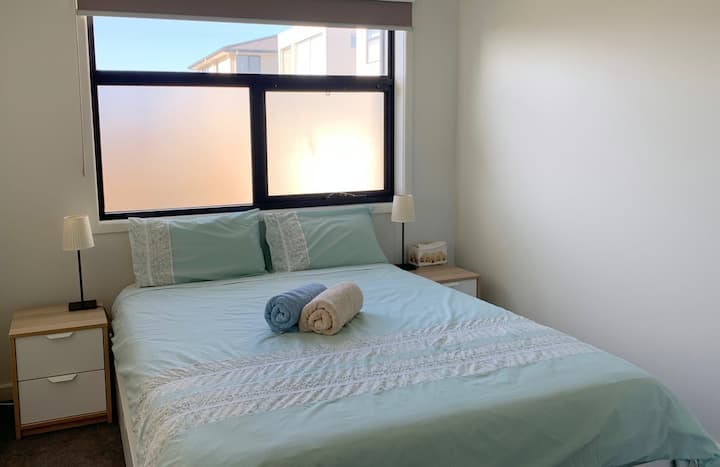 Room 2- Queen size bed