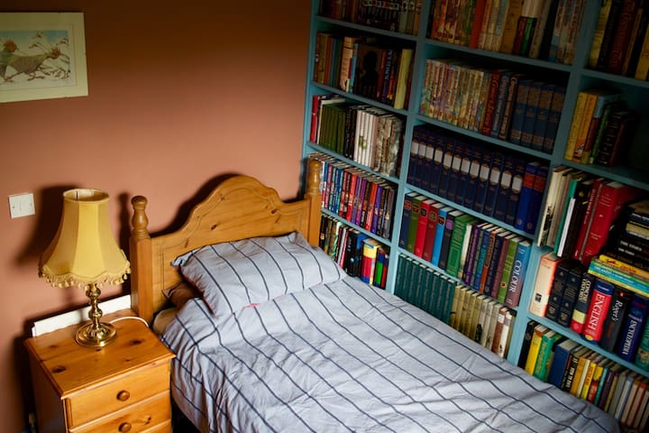Single room in house near the beach
