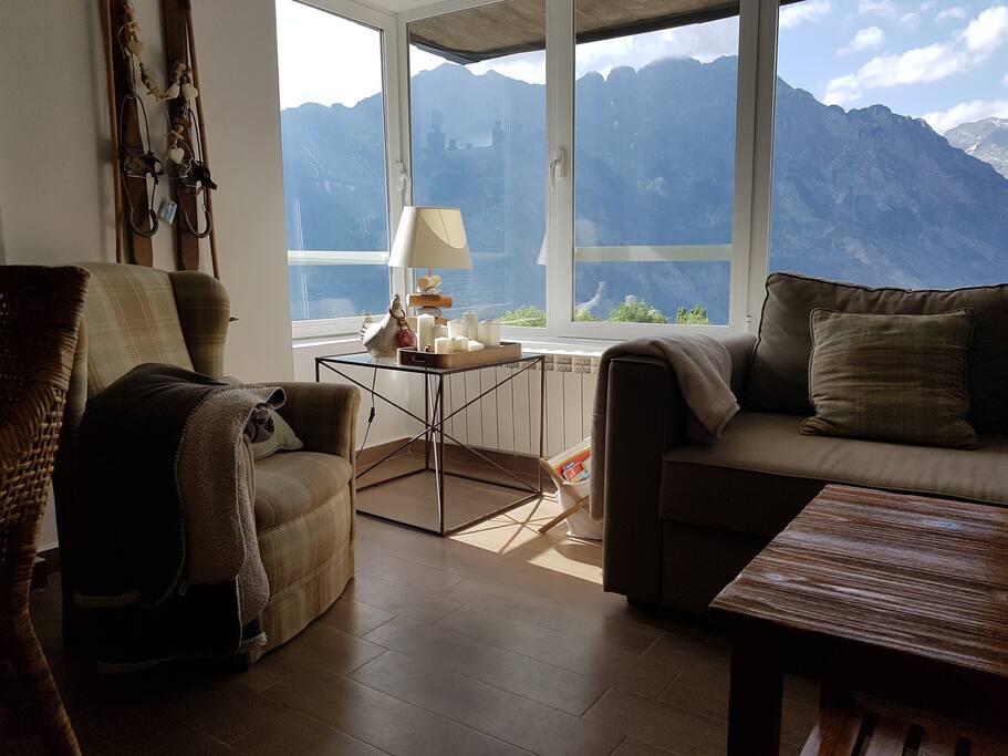 Vistas desde el Salón al valle.