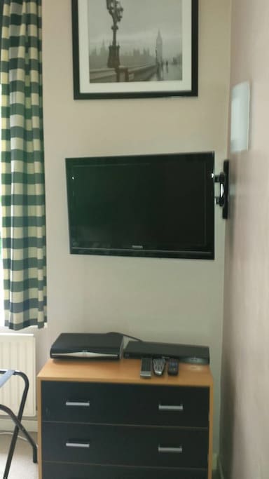 TV, DVD, Sky