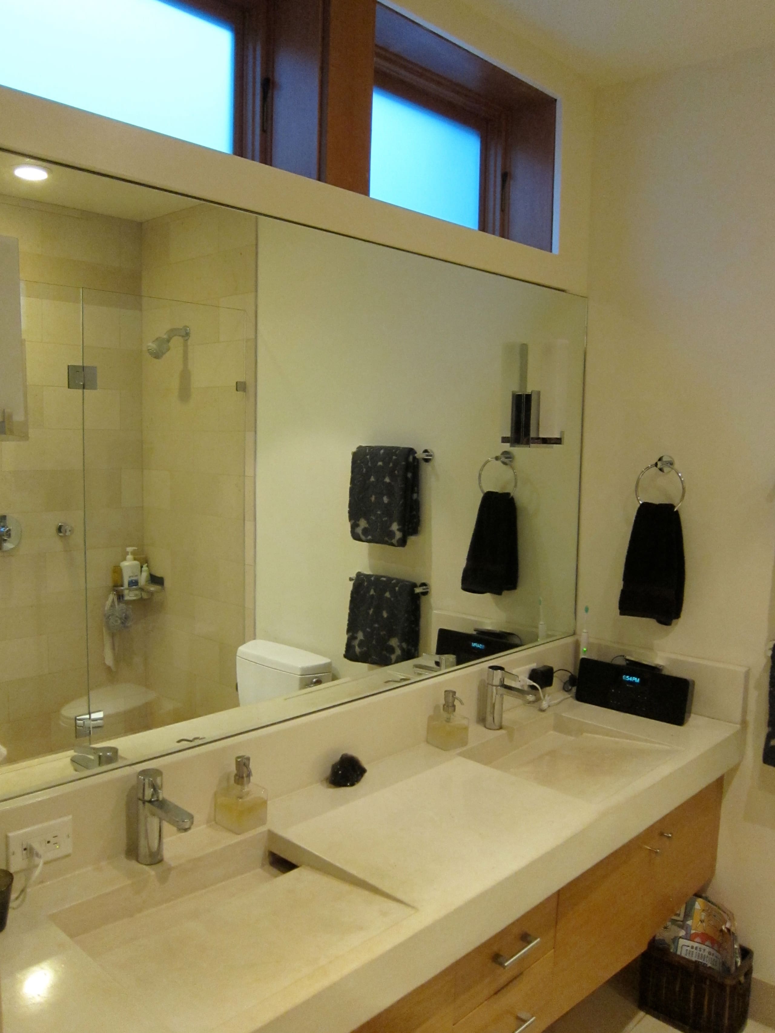 Home in San Francisco · ★4.93 · 3 bedrooms · 3 beds · 2.5 baths - Image 11
