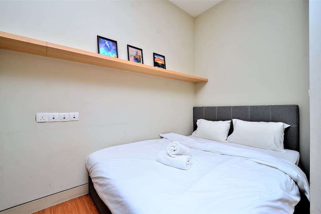 Cozy Queen Size Bed - 2 person (subject to the number of guests)