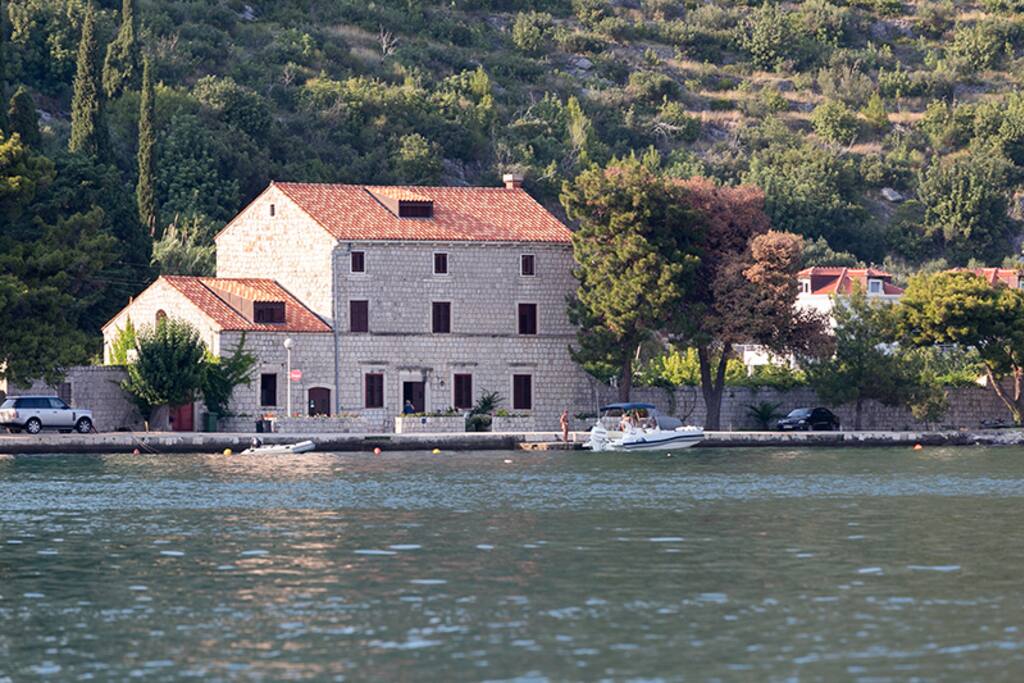 Mooring for your boat is in front of home.