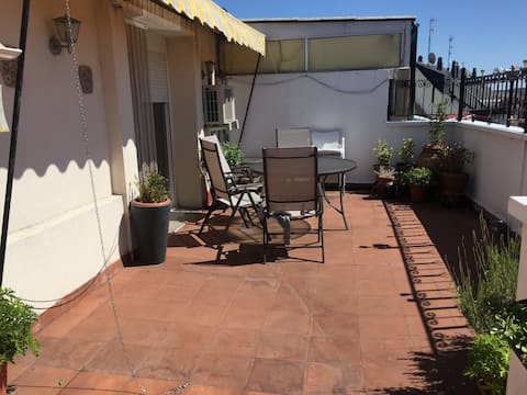 GREAT LOCATION PENTHOUSE WITH LARGE TERRACE