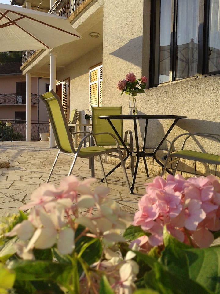 Apartments Beros Jelsa AP2
